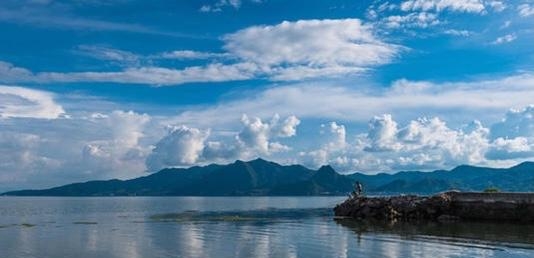 昆明抚仙湖在哪里（详细介绍玉溪抚仙湖即昆明的后花园）