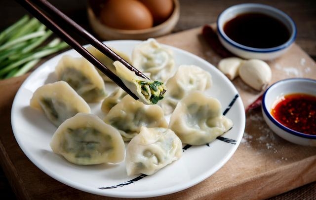 速冻饺子蒸多久最好呢（揭秘散装饺子与袋装饺子的区别）