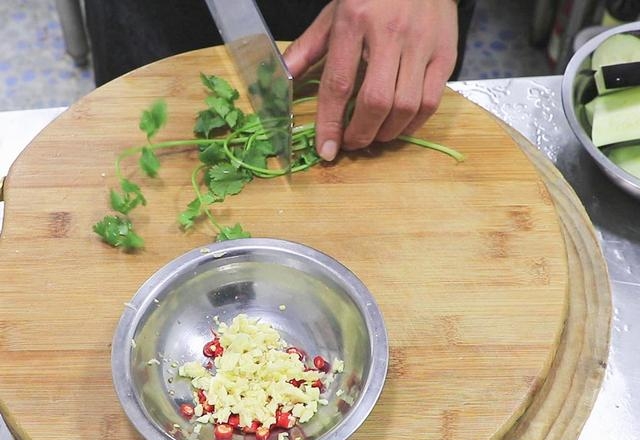 苹果是碱性食物还是酸性食物（高营养低嘌呤5种碱性菜推荐）