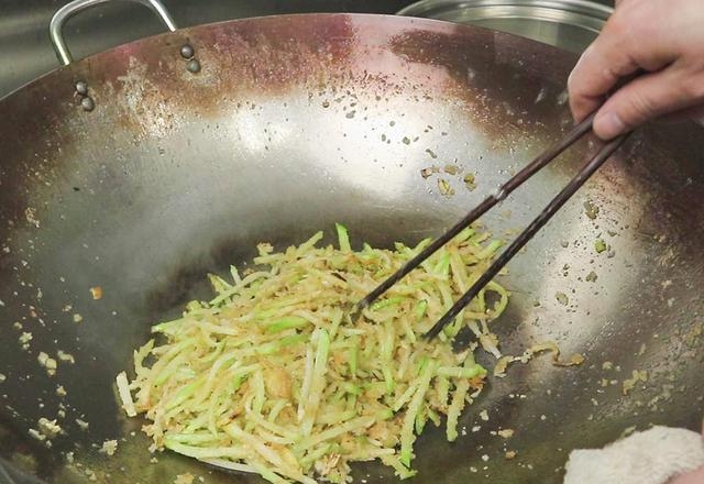 苹果是碱性食物还是酸性食物（高营养低嘌呤5种碱性菜推荐）