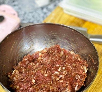 揭晓家常自制肉丸子的做法窍门（美味肉丸子的制作步骤分享）