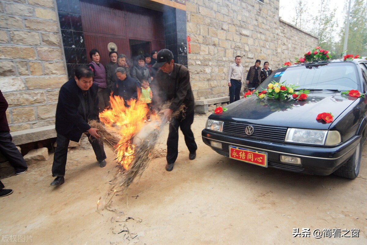 跨国婚姻需要什么手续(跨国结婚要改国籍吗)