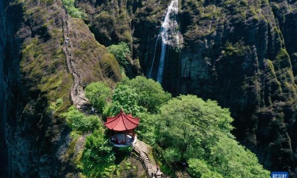 武夷山在哪个省呀（详细介绍中国武夷山及图片）