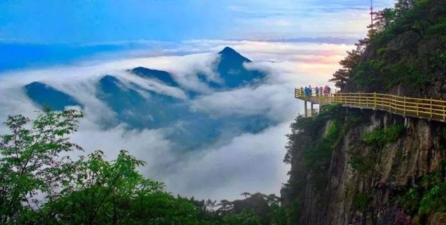 江西什么山最出名（盘点一生必去的江西8大名山）