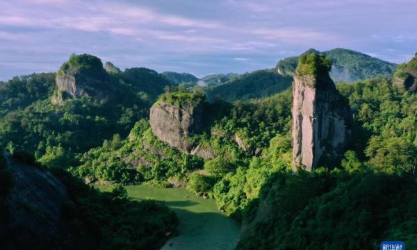 武夷山在哪个省呀（详细介绍中国武夷山及图片）