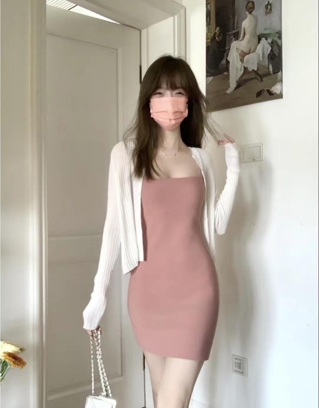 女生约会穿什么衣服好(女生第一次约会穿什么衣服好)