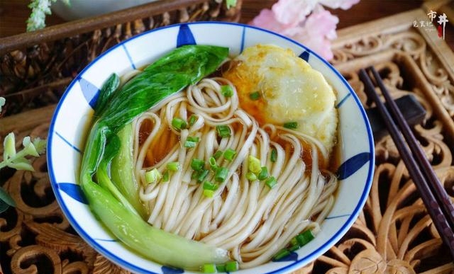 遥知兄弟登高处是什么节日（重阳节登高吃面寓意长寿安康）