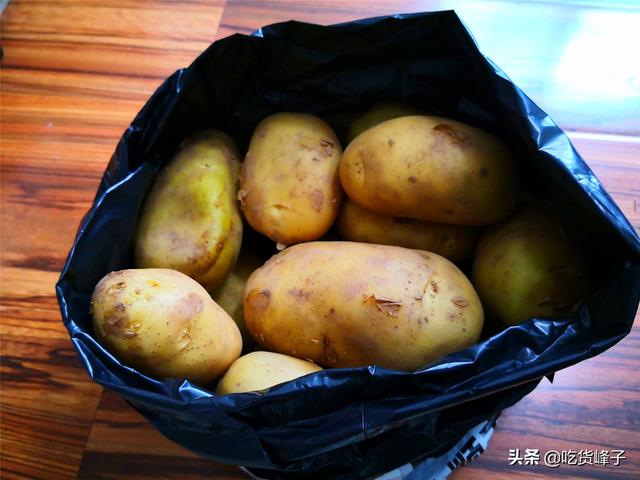 土豆怎么保存不发绿不长牙（土豆保存不发芽的3种方法）