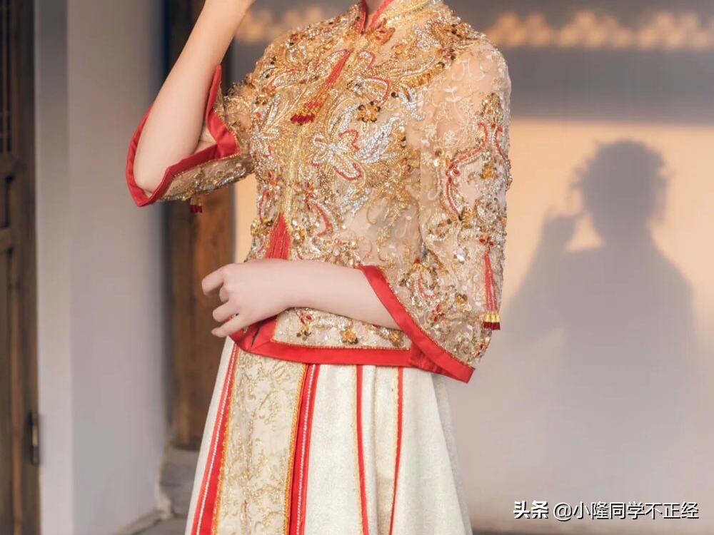 结婚新娘穿什么衣服(新娘结婚穿什么衣服合适)