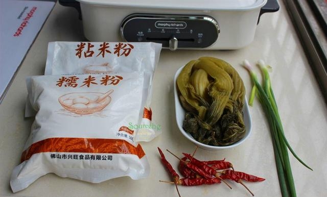 酸菜饼怎么做又软又好吃（酸菜饼的做法教程）