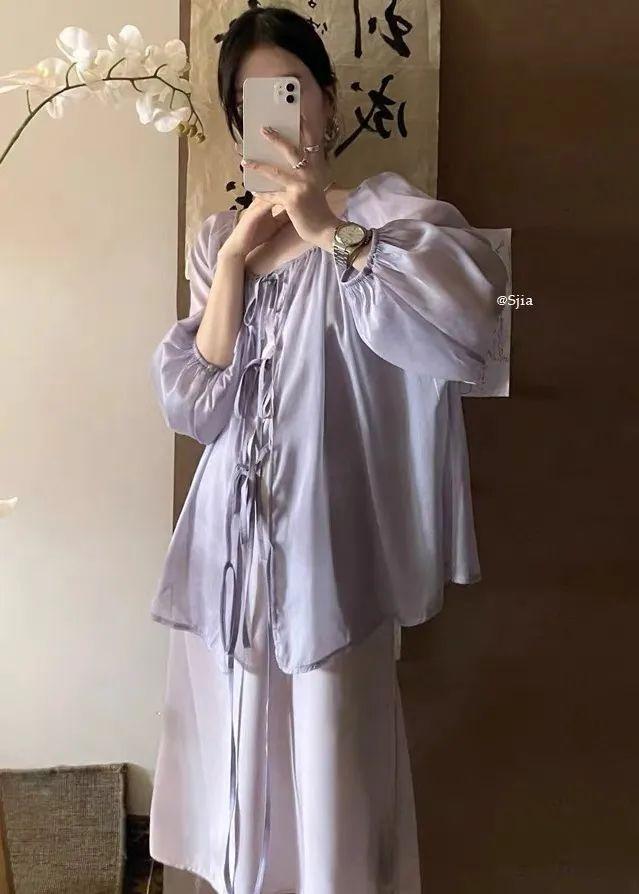 约会穿什么衣服好 女生(女生第一次约会穿什么衣服好)