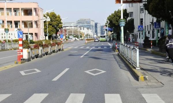 道路交通标线的作用是什么（道路交通标线的功能作用详解）