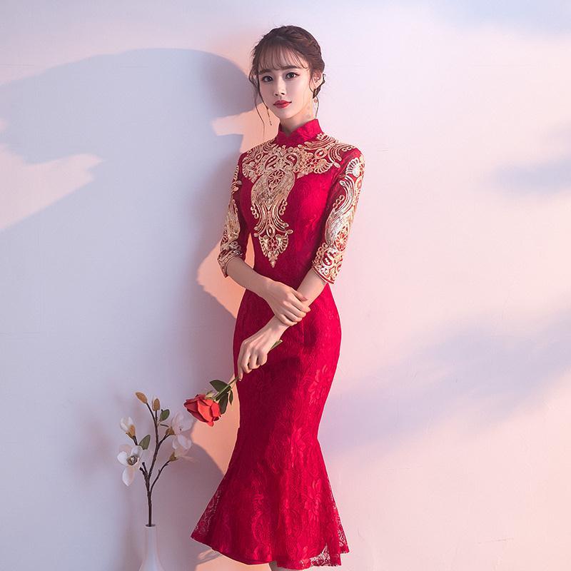 订婚穿什么衣服好 女性秋季(订婚穿什么衣服好 女性秋季)