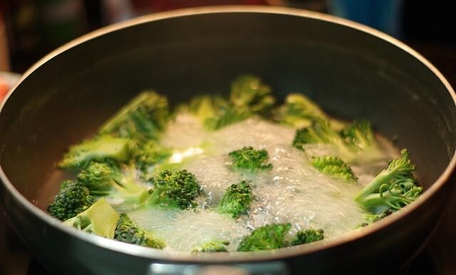 焯豆角应该冷水下锅还是开水（关于各类食物焯水）