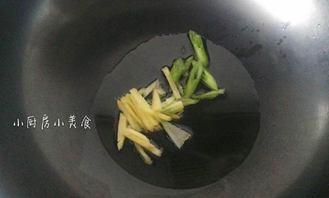 西葫芦的籽能吃吗（西葫芦木耳炒鸡蛋的制作步骤分享）