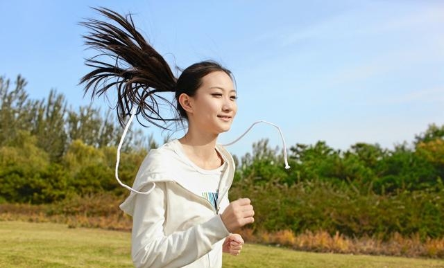 女生来月经能跳健身操吗（生理期运动需要注意什么）