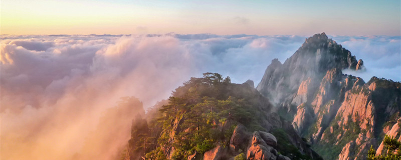 梦见抬头仰望巨高的山 